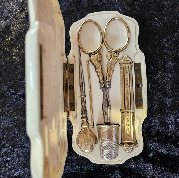 SEWING KIT Brevette SGDC 1850's-1870's Ivory Etui Vermeil Tools - Picture 3 of 8